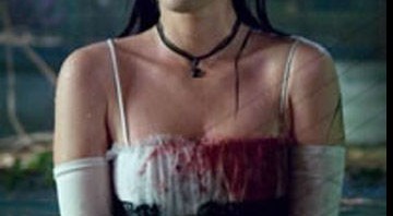 Megan Fox, como Jennifer Check, em imagem divulgada em fevereiro - Reprodução