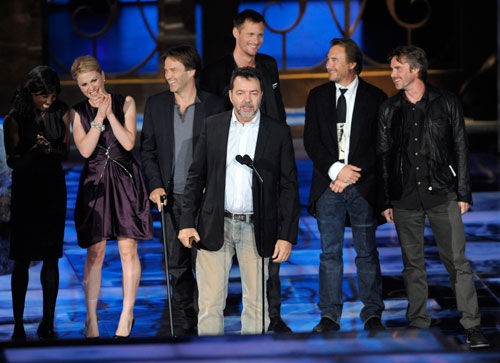 Alan Ball e o elenco de True Blood: programa levou prêmios de melhor série, vilão e ator e atriz de terror