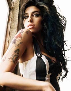 Gravadora reprova canções compostas por Amy Winehouse no Caribe e manda a cantora regravar canções para o terceiro disco