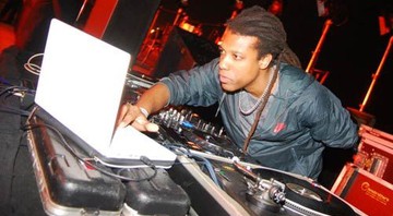 DJ Negrália, do O Rappa, fez a trilha nas pickups - Lucas Landau