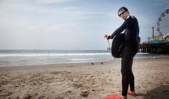 Rivers Cuomo posa em Santa Monica (Califórnia), em setembro - JEREMY AND CLAIRE WEISS/DAY