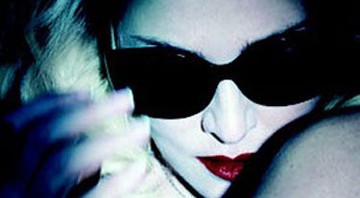 Madonna também é a garota propaganda da coleção de óculos MDG - Reprodução