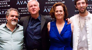 Landau, Cameron, Sigourney e Joel Moore estiveram em SP para entrevista coletiva de imprensa sobre DVD de Avatar - Divulgação