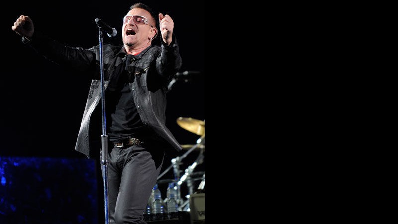 O vocalista do U2 teve de se submeter a uma cirurgia de emergência na Alemanha