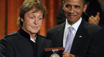 Paul McCartney recebe o Gershwin Prize das mãos de Barack Obama - AP