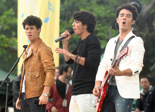 Jonas Brothers voltam ao Brasil em novembro