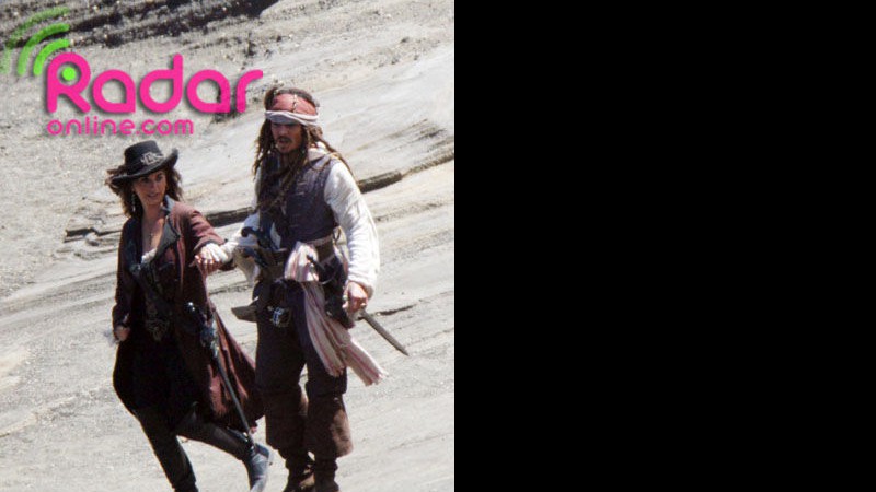 Penélope Cruz e Johnny Depp gravam cenas do quarto filme da franquia Piratas do Caribe