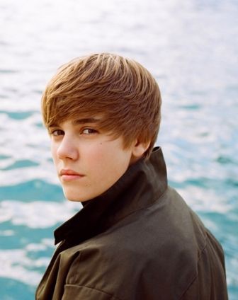Sem limites: com 16 anos, Justin Bieber já tem autobiografia e cinebiografia confirmadas