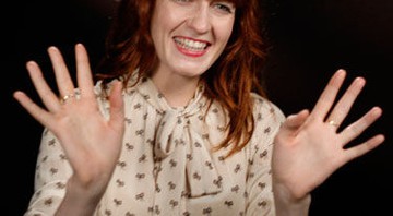 Florence Welch, do Florence and The Machine, relançará seu álbum de estreia em novembro - AP