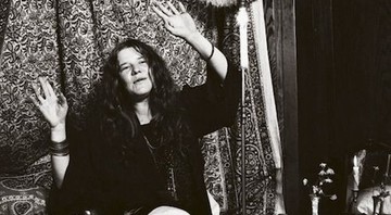 <b>DONA DO PEDAÇO</b> Janis em sua, em casa em São Francisco, em setembro de 1968 - ED STRESHINSKY/CORBIS