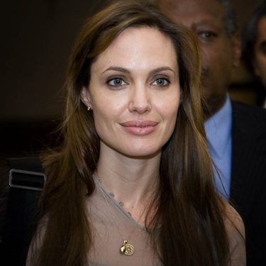 Angelina Jolie grava atualmente seu primeiro filme como diretora, United Love Story