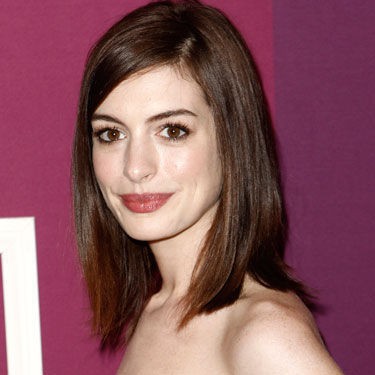 Anne Hathaway que, ao lado de James Franco, "personifica a próxima geração de ícones de Hollywood", segundo os produtores do Oscar
