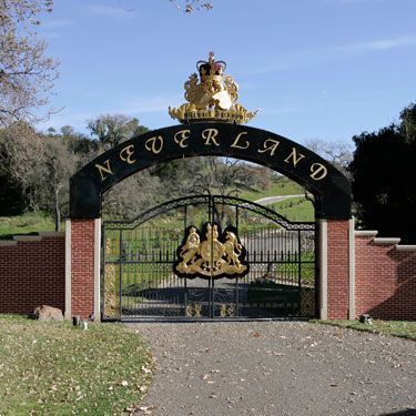 Os portões de entrada de Neverland, na Califórnia: propriedade poderá ser transformada em escola de música