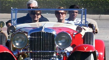 Tobey Maguire e Leonardo DiCaprio no set de gravação de O Grande Gatsby - Reprodução