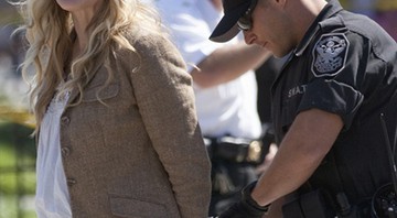 Daryl Hannah é detida em protesto contra construção de oleoduto nos Estados Unidos - Foto: AP