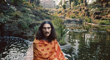 EM PAZ George Harrison em Friar Park, a gigantesca propriedade em que morou, em 1975 - 