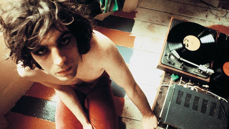 GAROTO DOURADO Syd Barrett em 1969, um ano depois que saiu da banda que fundou