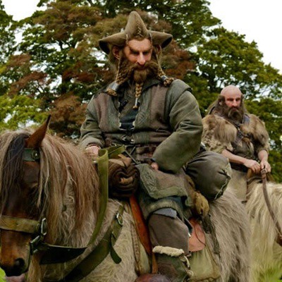 Anões montam em pôneis durante gravação de cena em O Hobbit: Uma Jornada Inesperada
