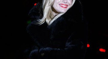 Sienna Miller integra elenco da comédia romântica <i>New Year's Eve</i> - AP