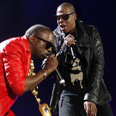 Kanye West e Jay-Z juntos no palco, em setembro de 2010