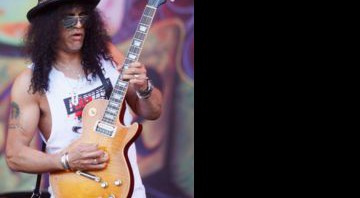 Slash diz que se Axl Rose pedisse desculpas, uma reunião com o Guns N' Roses seria considerada - AP