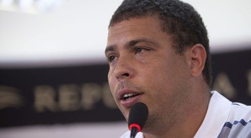 Ronaldo chorou durante a entrevista coletiva de imprensa em que anunciou sua aposentadoria, em São Paulo - AP