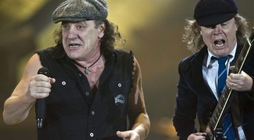 Brian Johnson e Angus Young em show na Suíça, em junho de 2009: banda vai lançar disco ao vivo e tirar férias depois de turnê de dois anos - AP