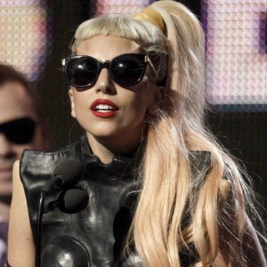 Lady Gaga mostrará a faixa "Government Hooker" em sua estreia como modelo de passarela