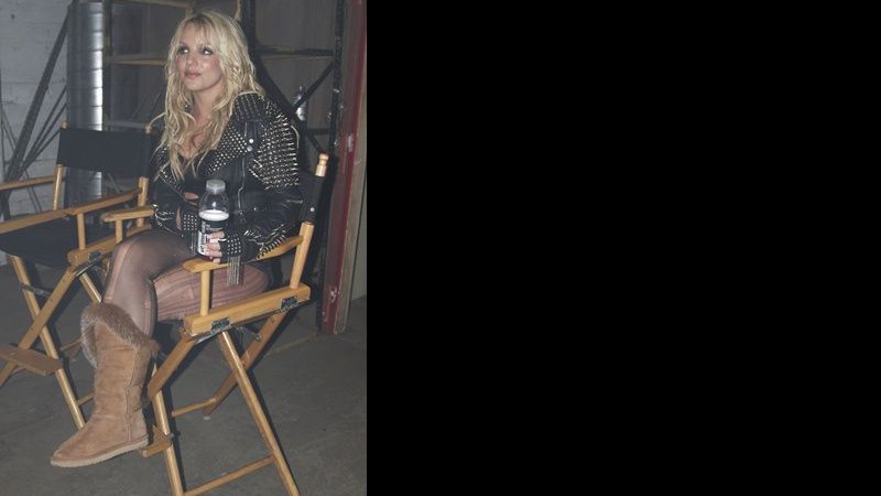 Britney Spears no set de gravação do clipe de "Till The World Ends"
