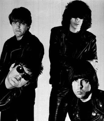 Há dez anos, morria Joey Ramone, frontman do lendário Ramones