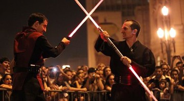 Batalha de sabres de luz foi o auge da celebração a Star Wars na Virada - Gus Lanzetta
