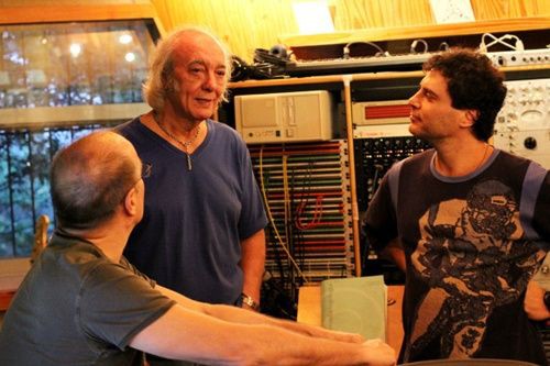 Erasmo Carlos e Frejat em estúdio, durante as gravações do novo disco do Tremendão