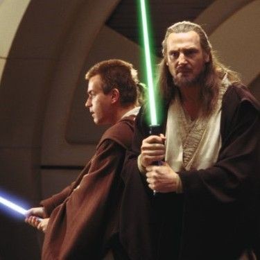 Ewan McGregor e Liam Neeson em cena de Star Wars: Episódio I - A Ameaça Fantasma: box em Blu-ray cheio de extras chega ao mercado em setembro