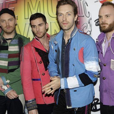 Coldplay lançou novo single, "Every Teardrop is a Waterfall"