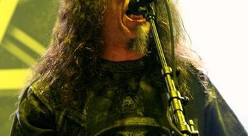 Tom Araya, baixista e vocalista do Slayer, chegou a agradecer a paciência do público com os problemas técnicos do show em São Paulo - Thais Azevedo