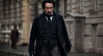 John Cusack viverá Edgar Allan Poe nas telonas em The Raven - Reprodução/Coming Soon