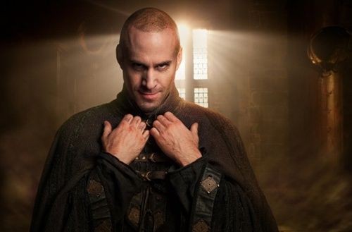 Joseph Fiennes, que encarna o mago Merlin em Camelot
