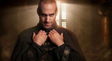 Joseph Fiennes, que encarna o mago Merlin em Camelot - Divulgação