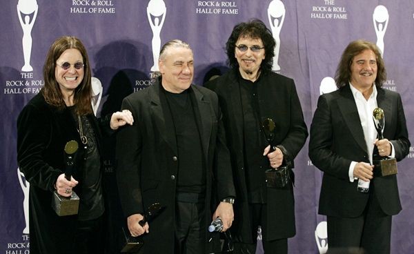 Ozzy Osbourne, Bill Ward, Tony Iommi e Geezer Butler, na entrada do Black Sabbath para o Hall da Fama do Rock and Roll, em 2006