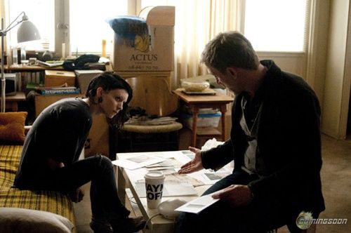 Daniel Craig (Mikael Blomkvist) e Rooney Mara (Lisbeth Salander) em cena de Os Homens que Não Amavam as Mulheres