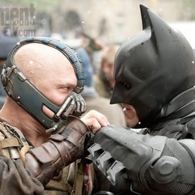Bane e Batman se enfrentam em cena de Batman - O Cavaleiro das Trevas Ressurge