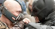 Bane e Batman se enfrentam em cena de <i>Batman - O Cavaleiro das Trevas Ressurge</i> - Reprodução/Entertainment Weekly