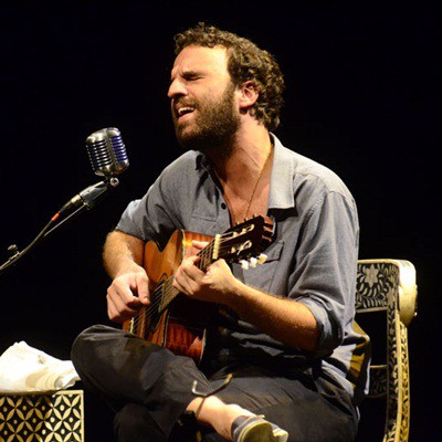 Marcelo Camelo revisitou repertório do Los Hermanos e mostrou música inédita em show no Auditório Ibirapuera, em São Paulo