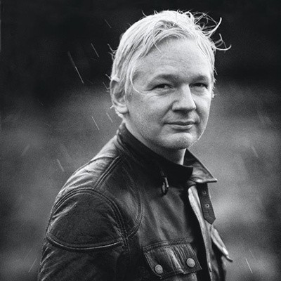 PROCURADO  “Não tenho um ego gigante”, diz Assange na propriedade secreta onde mora, na Inglaterra. “Só sou firme ao dizer não”