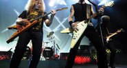 <b>VELHA TURMA </b> Dave Mustaine (à esq.) se juntou a James Hetfield no palco do Metallica na noite mais intensa dos shows - MOSENFELDER/WIREIMAGE/GETTY IMAGES