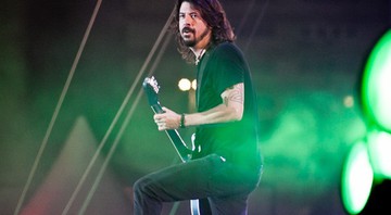 Dave Grohl interagiu muito com o público do Lollapalooza durante o show, principalmente em canções como "My Hero" e "Times Like These", entre outras. - Divulgação/Lollapalooza Brasil