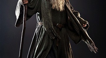 O mago Gandalf, interpretado por Ian McKellen, irá convocar o hobbit Bilbo para salvar seu condado - Reprodução / EW