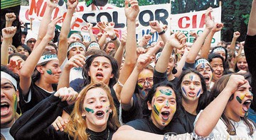 POR UMA CAUSA Passeata dos caraspintadas em São Paulo: a juventude foi às ruas - EDER CHIODETTO/FOLHAPRESS