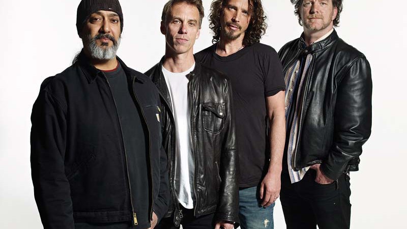 COMO ANTES
Thayil, Cameron, Cornell e Shepherd voltaram a ser o Soundgarden