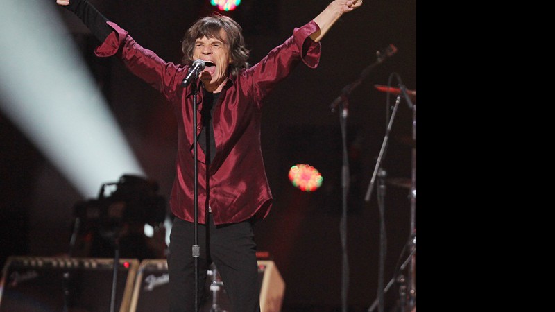 Mick Jagger desfilou toda sua habilidade como dançarino em "Jumpin' Jack Flash"